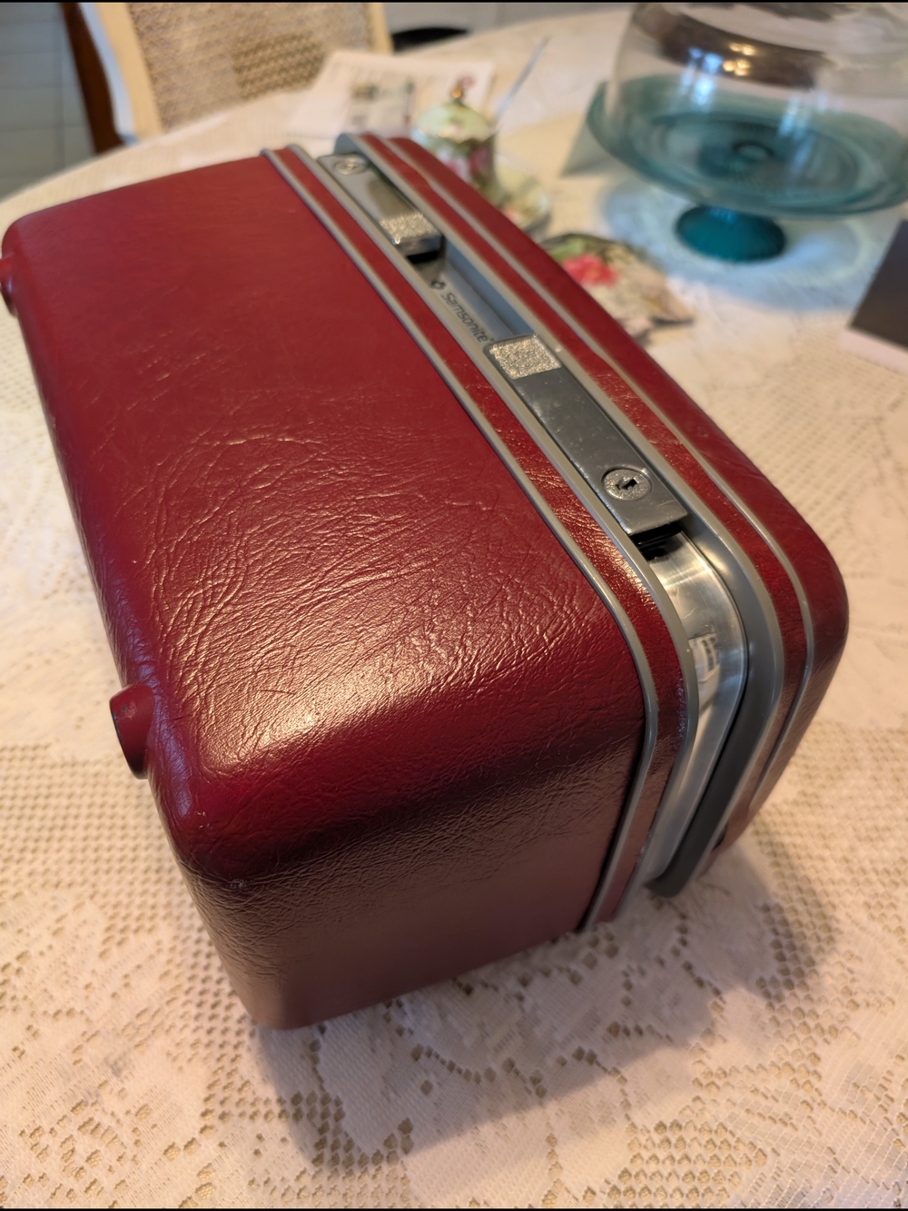Samsonite Burgundy Vintage Train Case - Picture 8 of 11